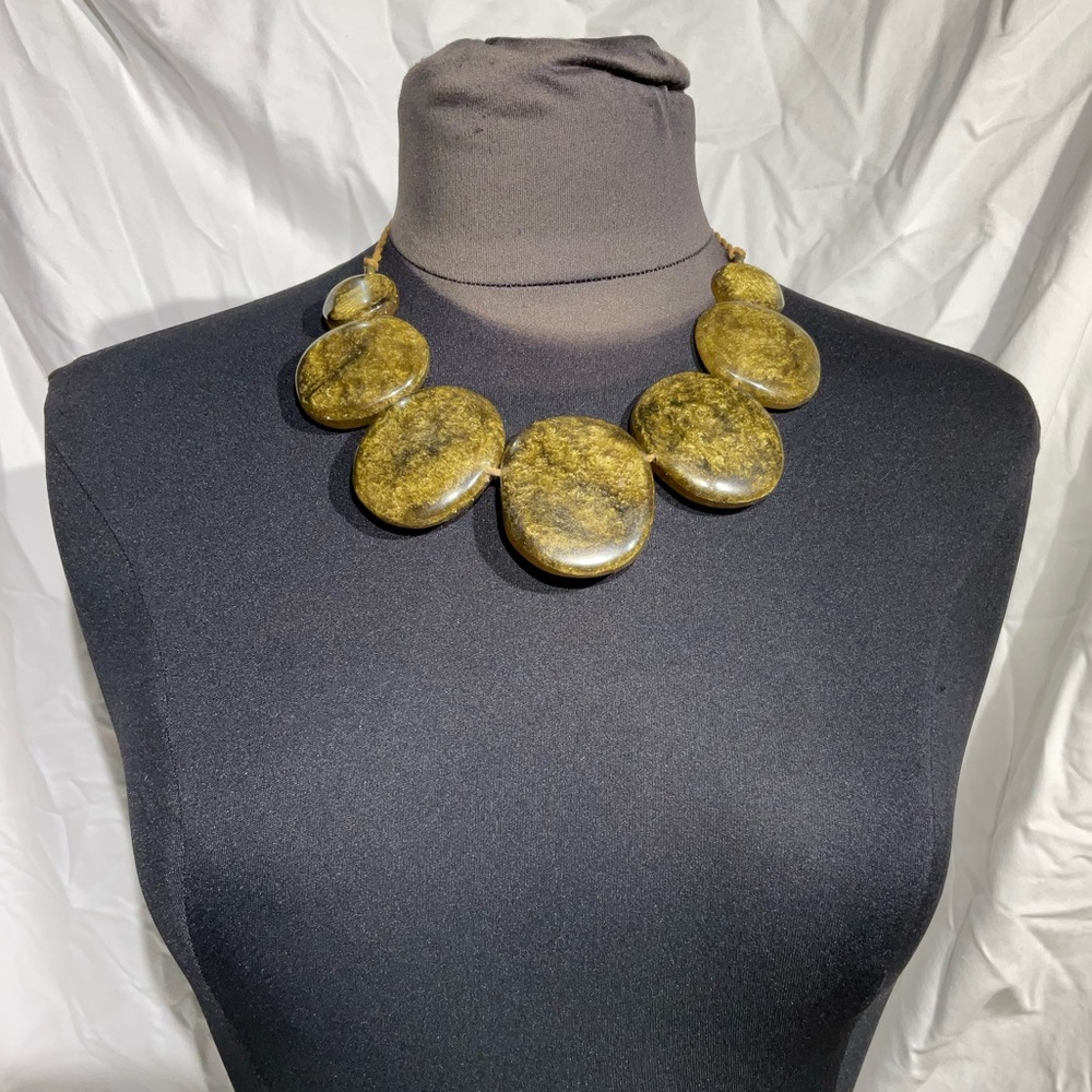 Gorgeous huge stone necklace